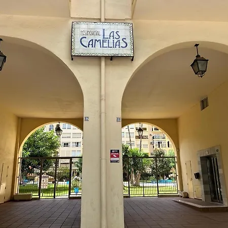 Luminoso Con Grandes Piscinas En Camelias