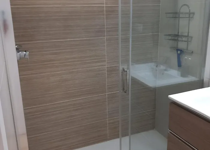 Luminoso Con Grandes Piscinas En Camelias *